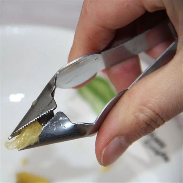 Stainless Steel Strawberry Huller Fruit Peeler Pineapple Corer Slicer Cutter Kitchen Knife Gadgets Pineapple Slicer Clips New